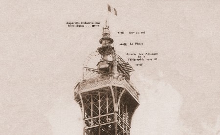 Foto der Antennen des Eiffelturms